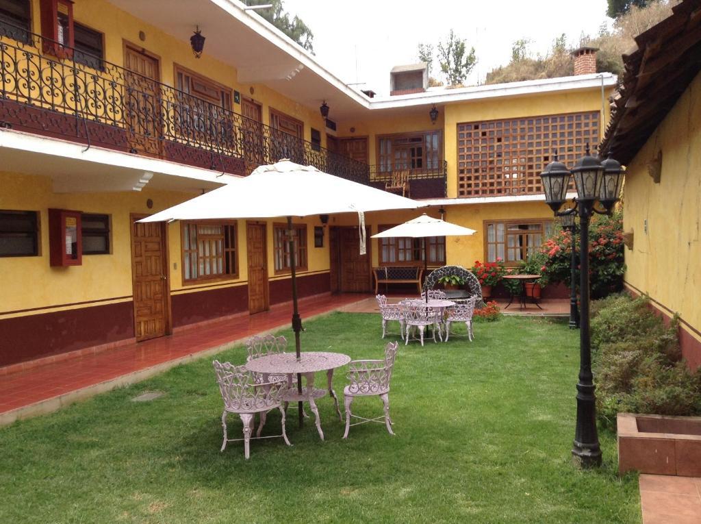 Posada De La Salud Patzcuaro Bagian luar foto