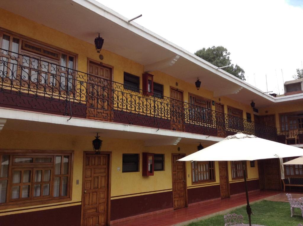 Posada De La Salud Patzcuaro Bagian luar foto