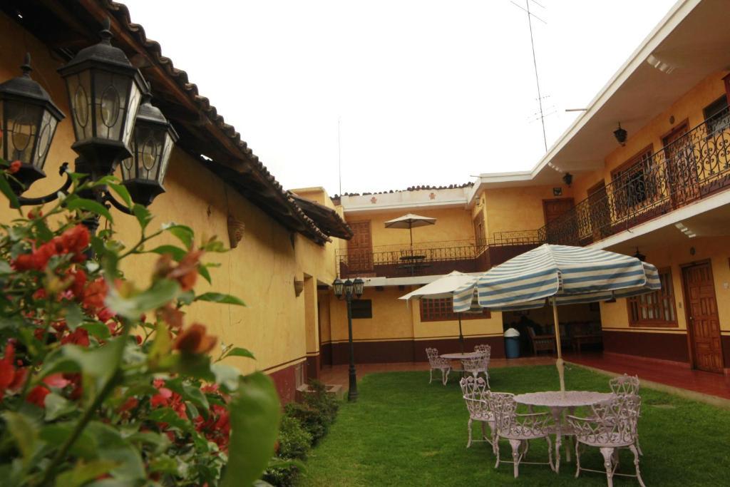 Posada De La Salud Patzcuaro Bagian luar foto