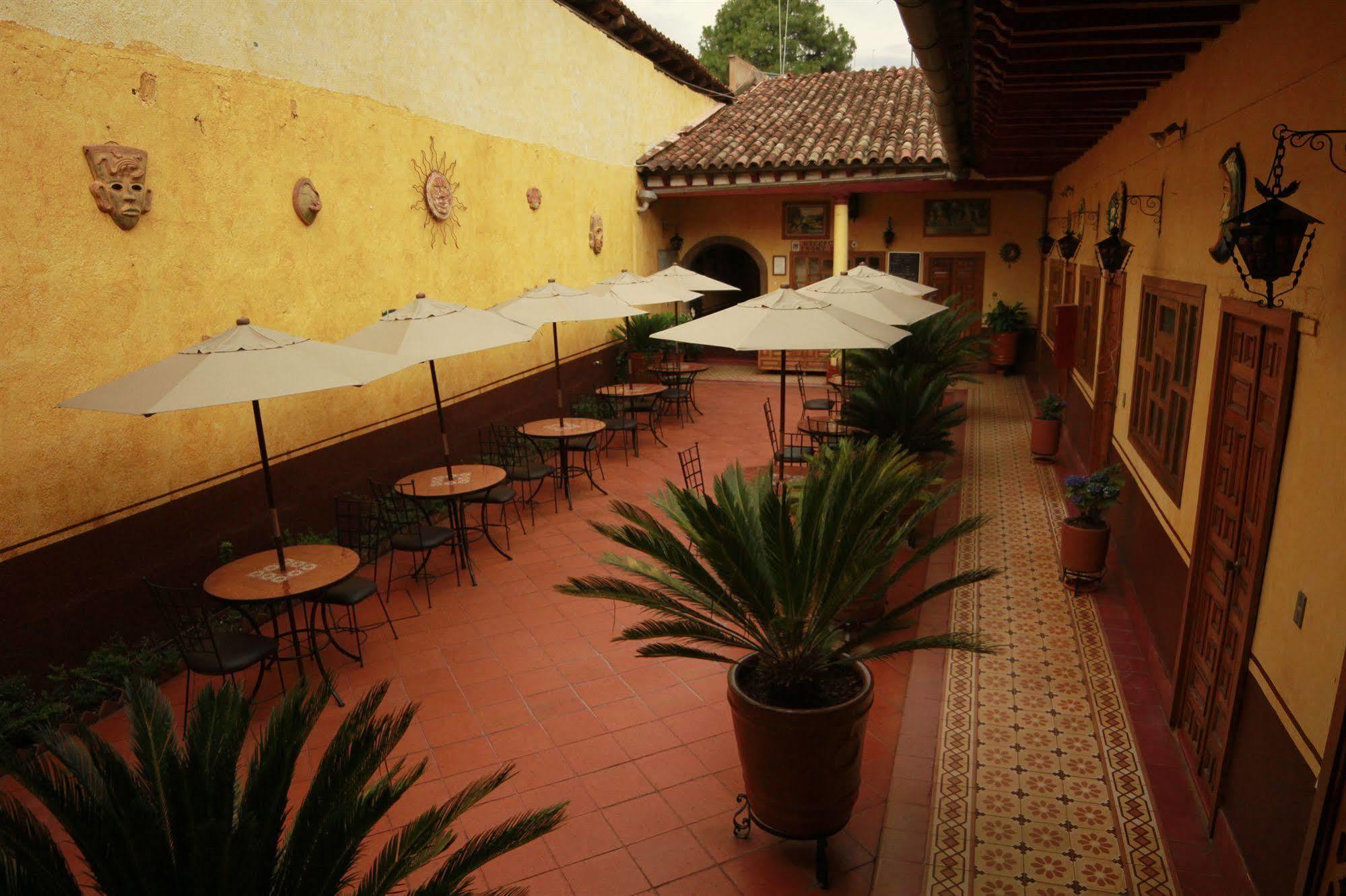 Posada De La Salud Patzcuaro Bagian luar foto