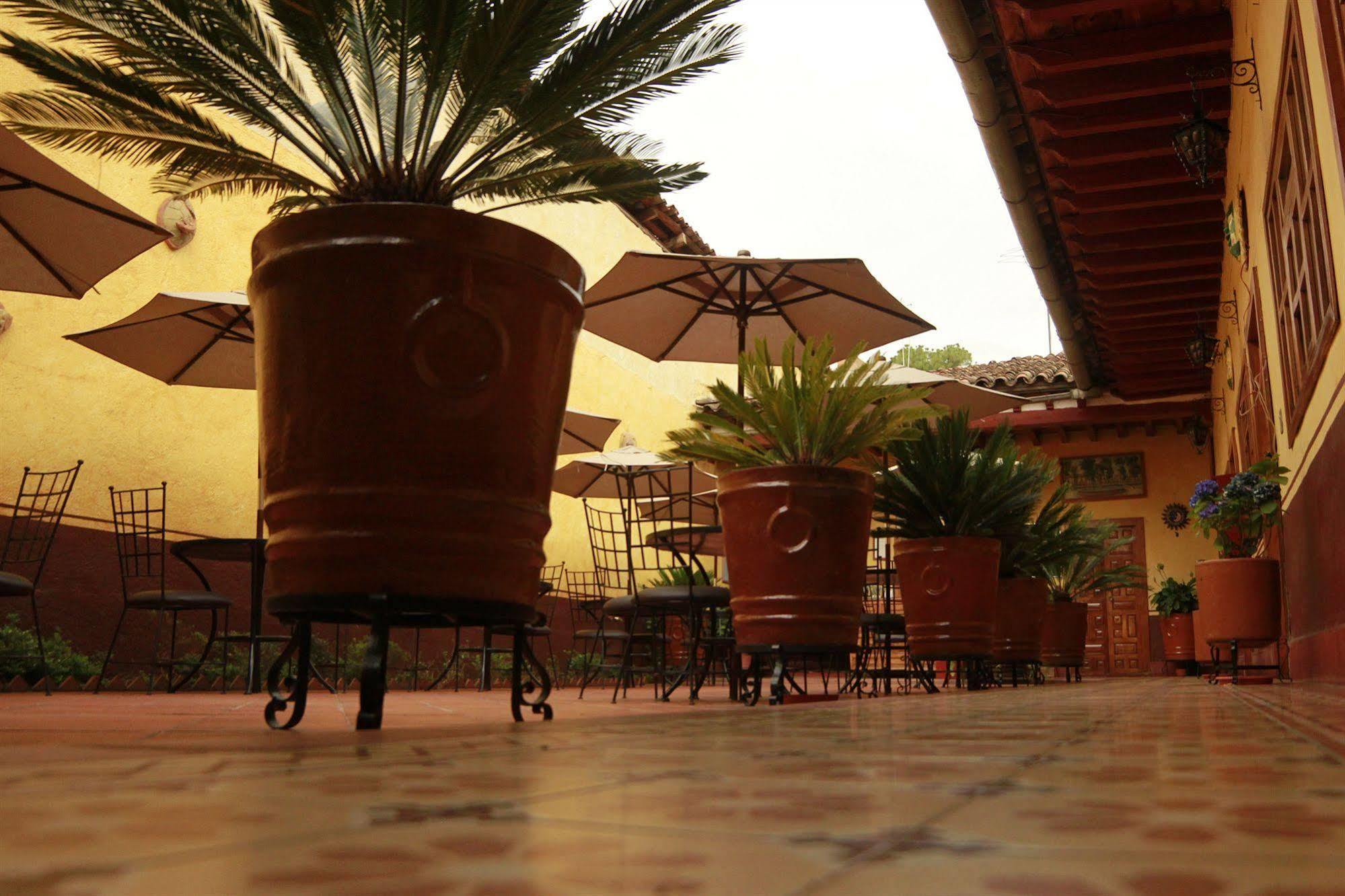 Posada De La Salud Patzcuaro Bagian luar foto