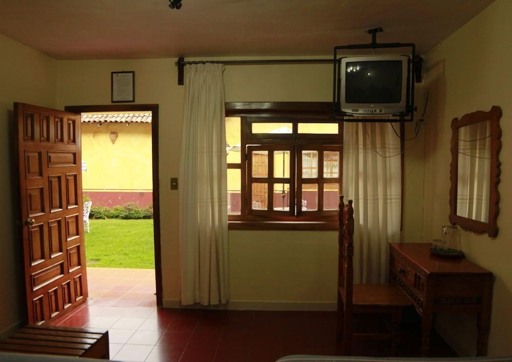 Posada De La Salud Patzcuaro Bagian luar foto